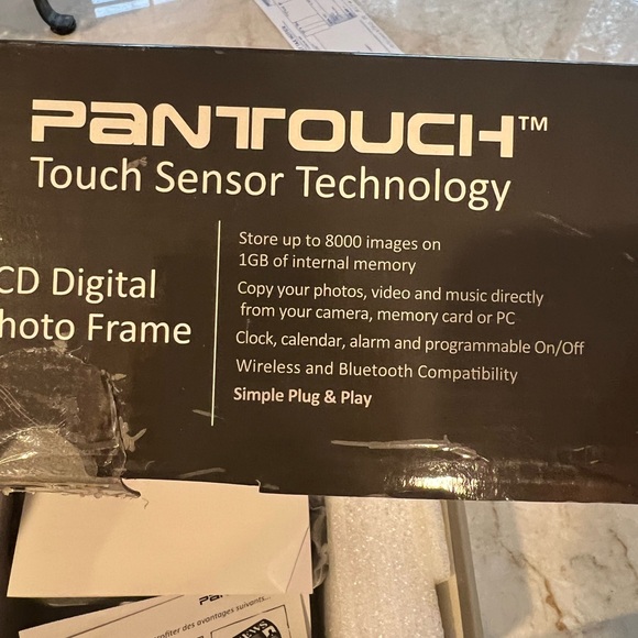 Pandigital pantouch 7’ digital photo frame - Picture 3 of 4